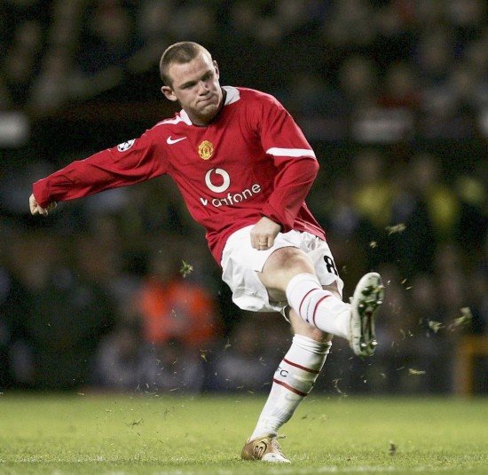 与曼联目前 与曼联目前